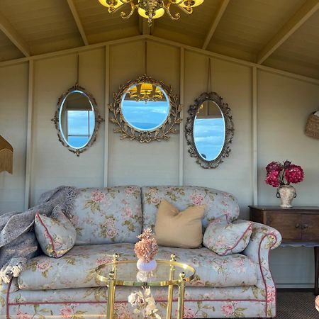 The Pink Cottage Upstairs Suite & Garden Summer Room Whitehead المظهر الخارجي الصورة