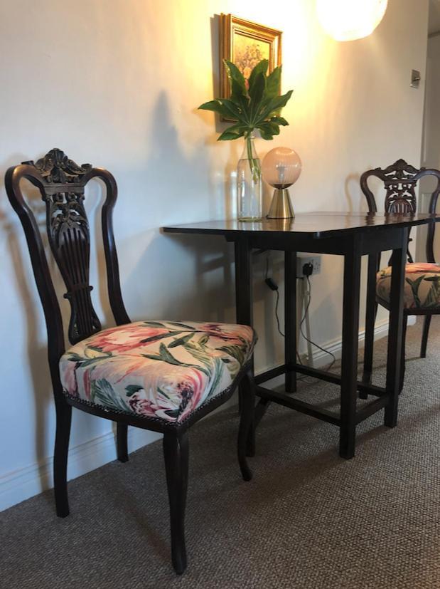 The Pink Cottage Upstairs Suite & Garden Summer Room Whitehead المظهر الخارجي الصورة