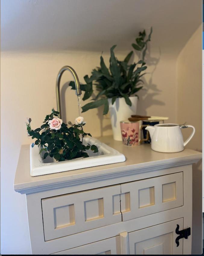 The Pink Cottage Upstairs Suite & Garden Summer Room Whitehead المظهر الخارجي الصورة