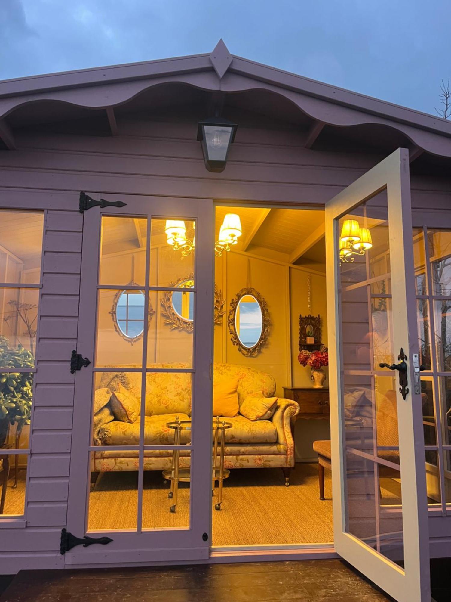 The Pink Cottage Upstairs Suite & Garden Summer Room Whitehead المظهر الخارجي الصورة