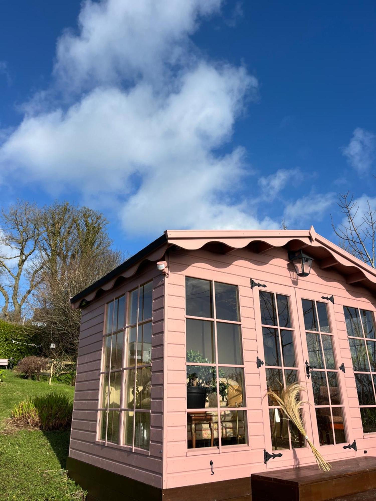 The Pink Cottage Upstairs Suite & Garden Summer Room Whitehead المظهر الخارجي الصورة