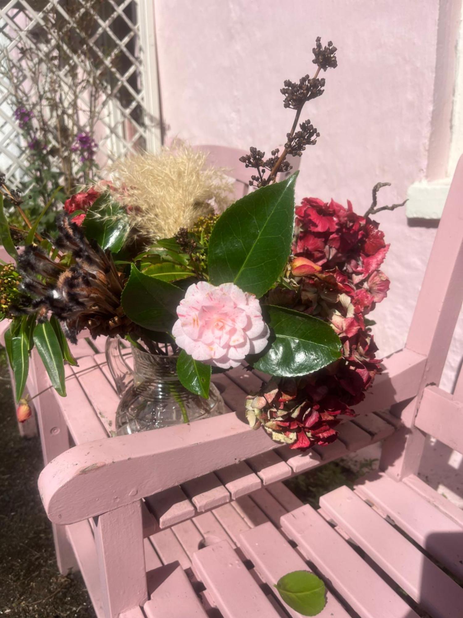 The Pink Cottage Upstairs Suite & Garden Summer Room Whitehead المظهر الخارجي الصورة